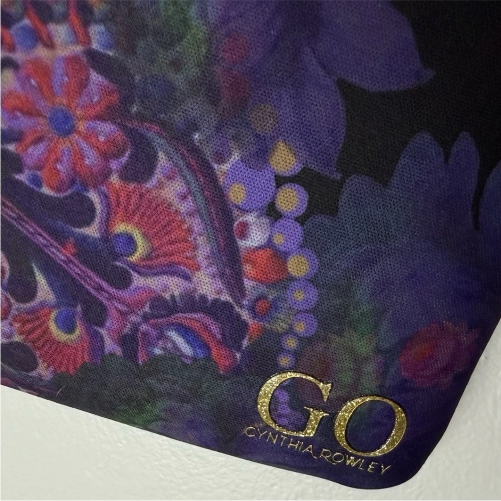Cynthia Rowley GO Clutch Pouch Wristlet Black Floral Neoprene Zip Close 7 x 9 - Picture 3 of 7